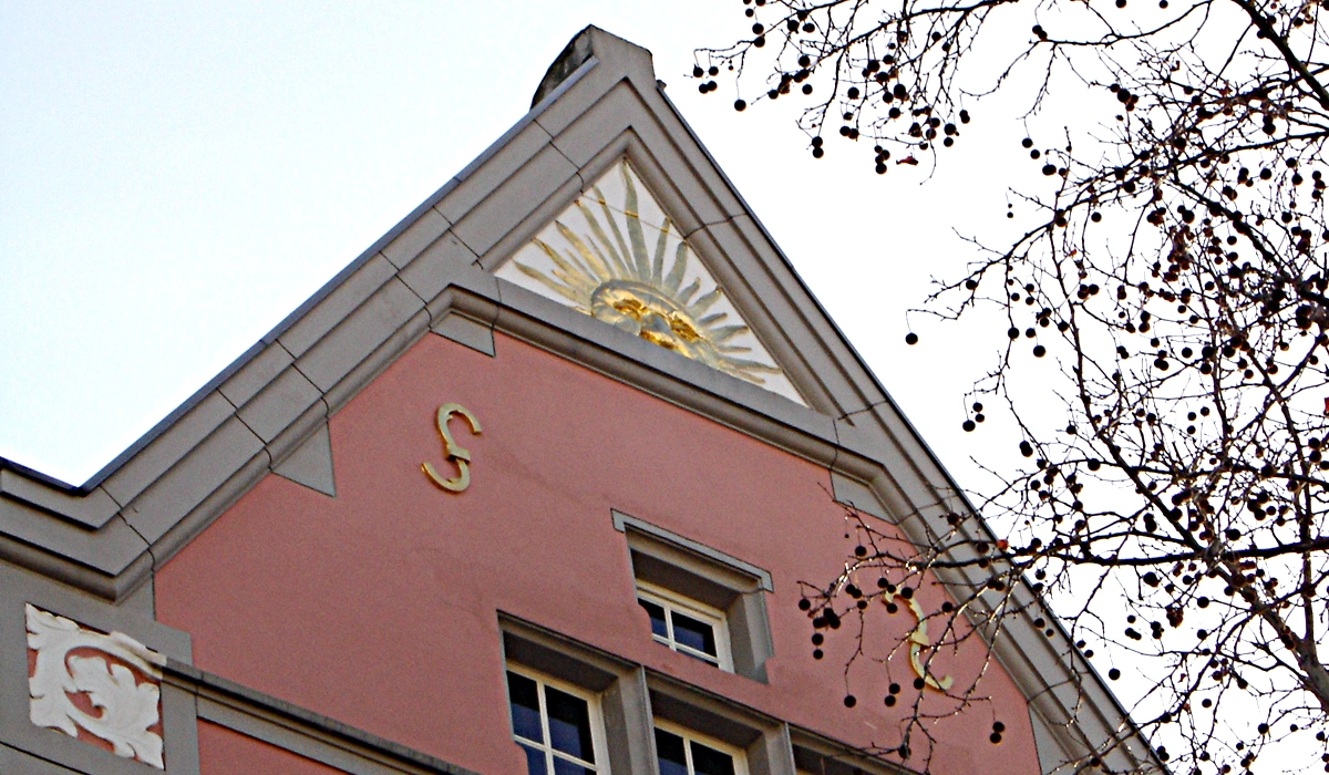 Malermeister aus Bonn mit Arbeiten am Denkmal